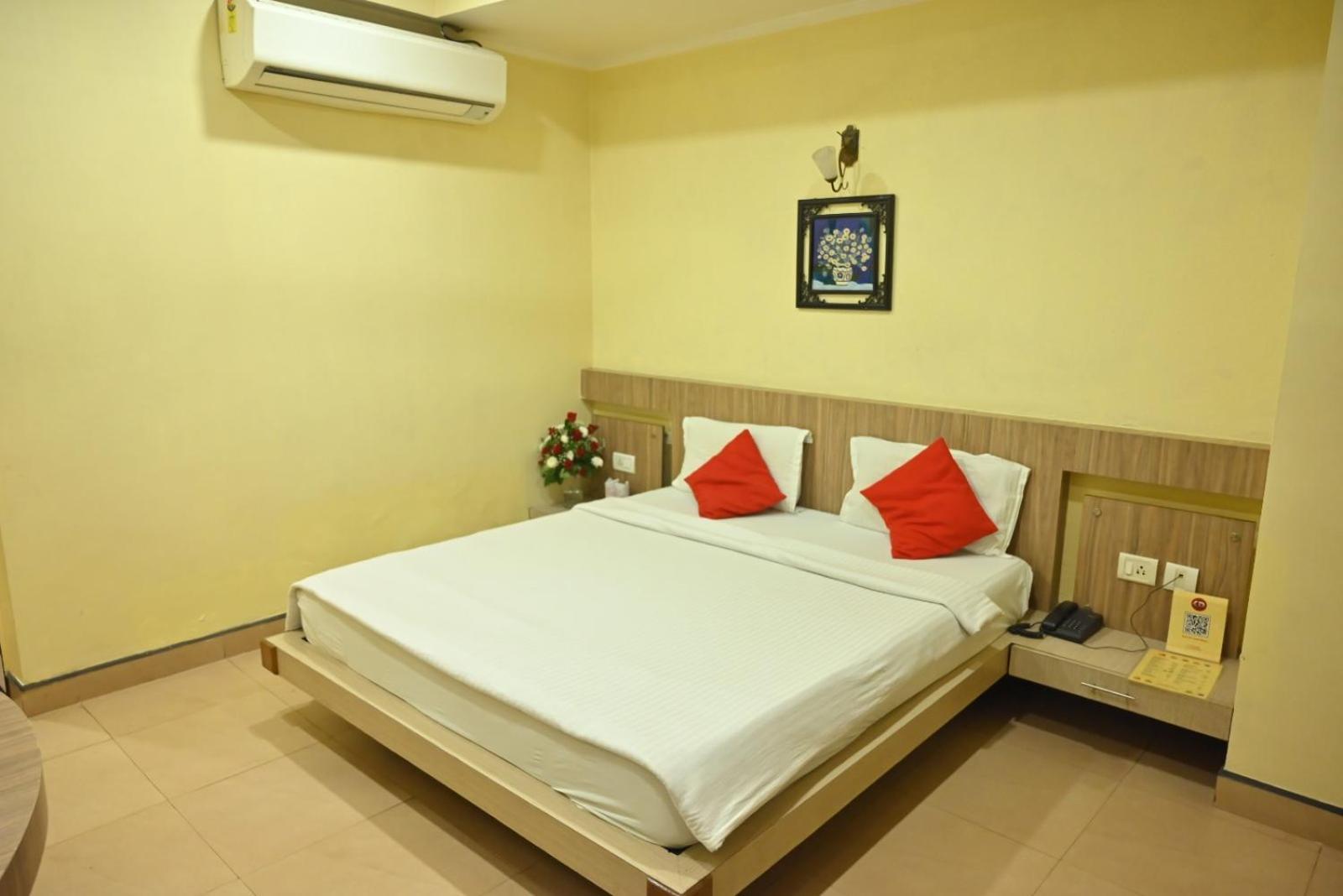 Hotel K D Palace Kanpur Luaran gambar