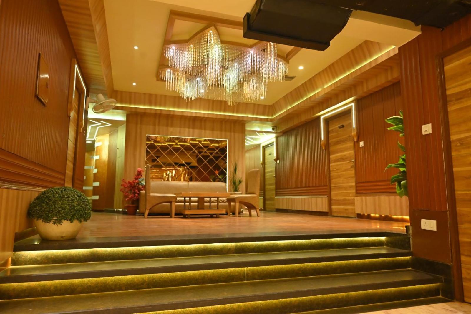 Hotel K D Palace Kanpur Luaran gambar